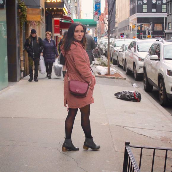 Meet your Posher, Hannah - Picture 1 of 1